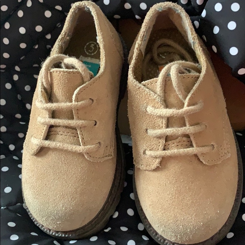 Boys shoes